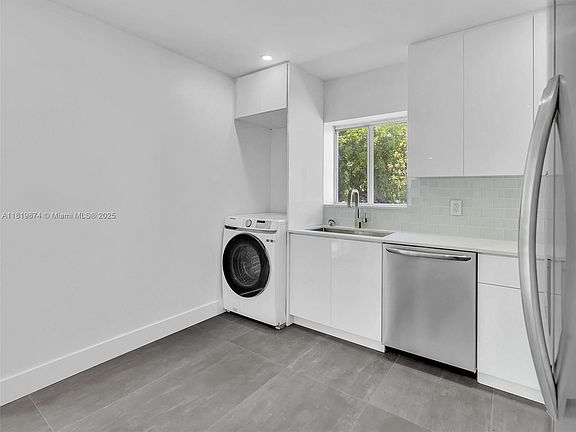 2nd image of 11900 N Bayshore Dr