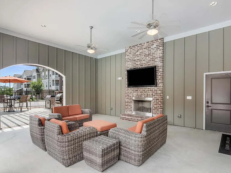 Colonnade at Eastern Shore — Photo 17