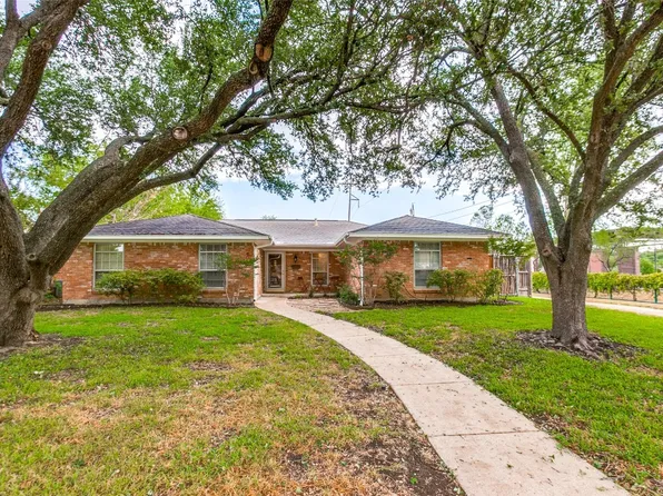 800 Scottsdale Dr, Richardson, TX 75080