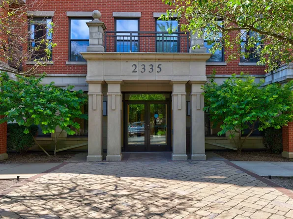 2335 W Belle Plaine Ave APT 118, Chicago, IL 60618