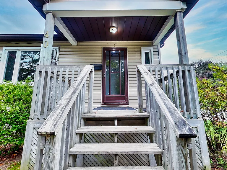 40 Helen St #3 — Photo 2