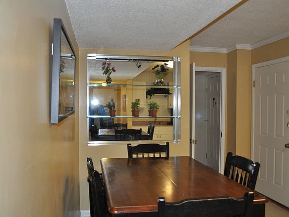 2nd image of 10 Lemoyne Ave APT 502A