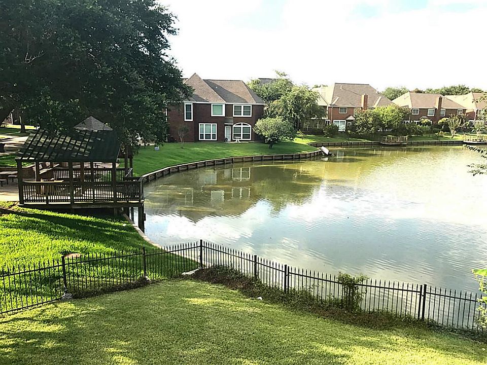 1st image of 170 S Hall Dr