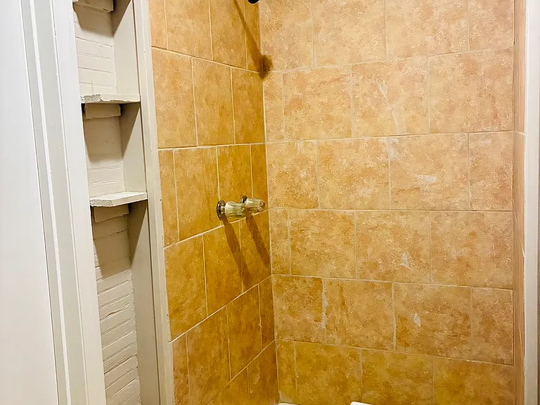 918 Airline Ext — Photo 8