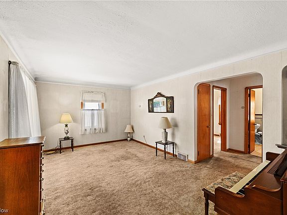2nd image of 4527 Wetzel Ave
