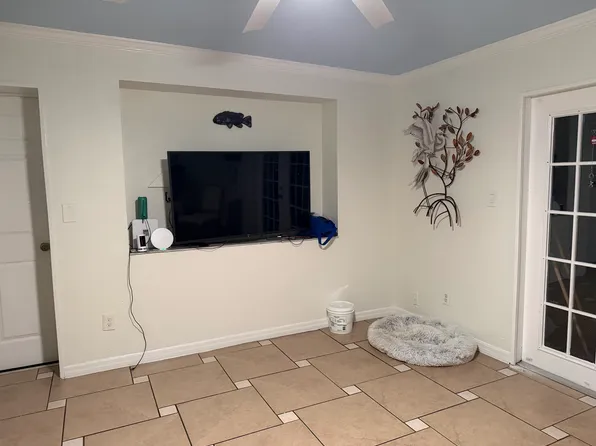 7960 44th St N, Pinellas Park, FL 33781