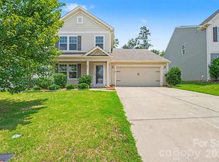 204 Hidden Lakes Rd, Statesville, NC 28677