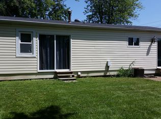 1 Hunting Creek Rd, Saint Peters, MO 63376