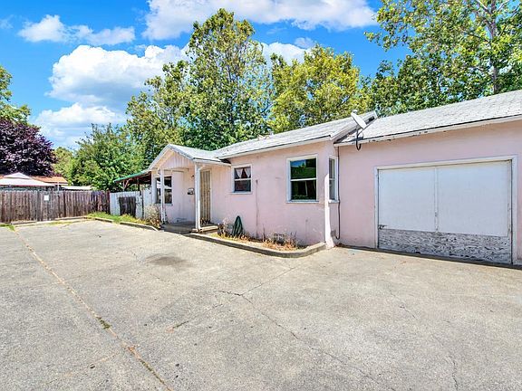 3rd image of 1730 Menlo Avenue