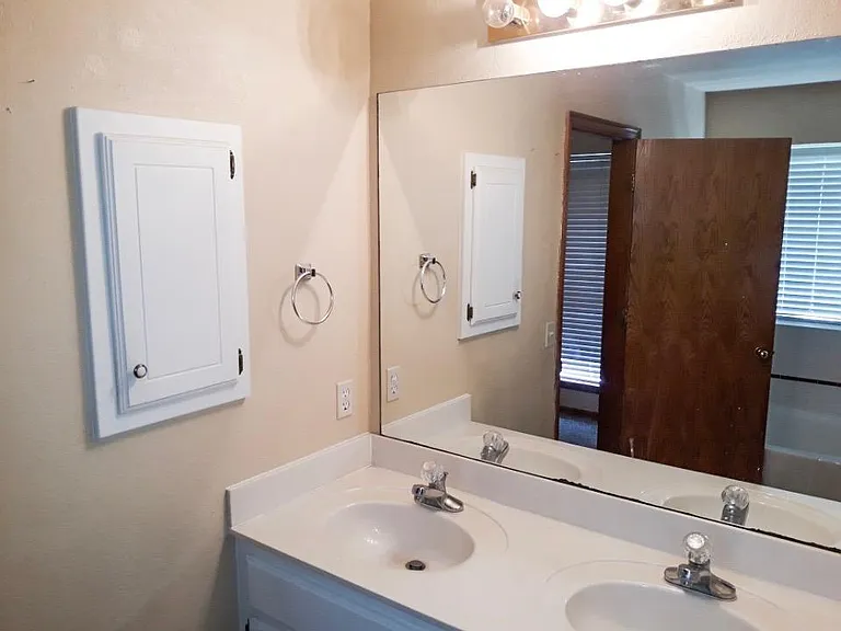 1908 Ironhorse Cir — Photo 8