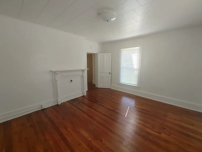 309 Jackson St — Photo 4