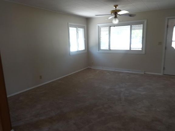 Living/Dining Room Area