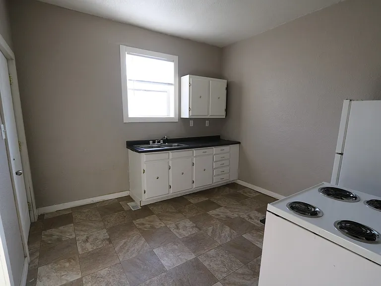 1409 Jefferson St — Photo 12