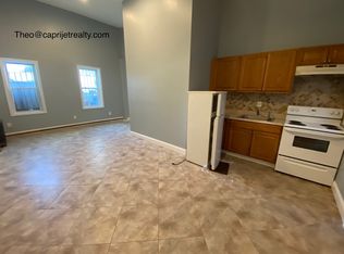 589 Onderdonk Ave #1F, Ridgewood, NY 11385