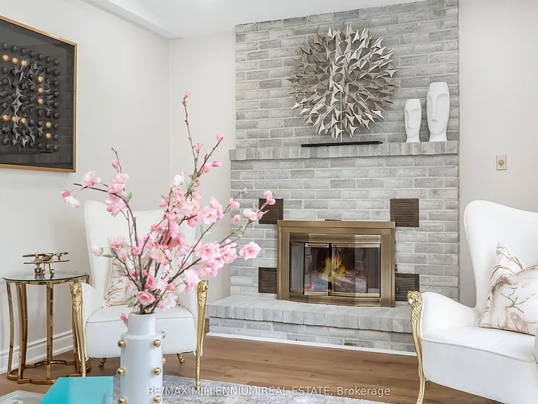 61 Mistywood Dr #UPPER — Photo 23