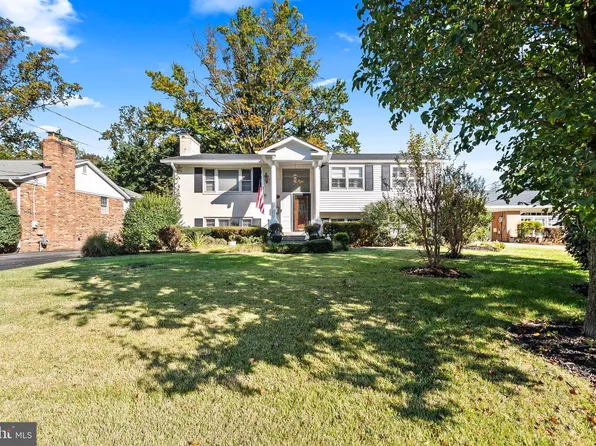 7052 Wardell St, Annandale, VA 22003