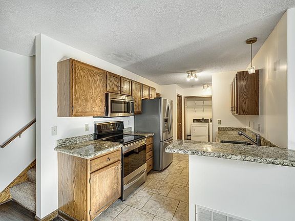 5th image of 1120 Pecks Woods Dr