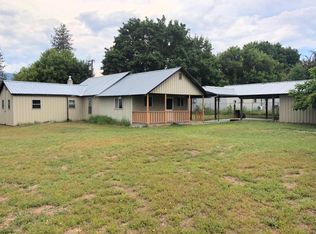 952 Lakeview Dr, Kettle Falls, WA 99141