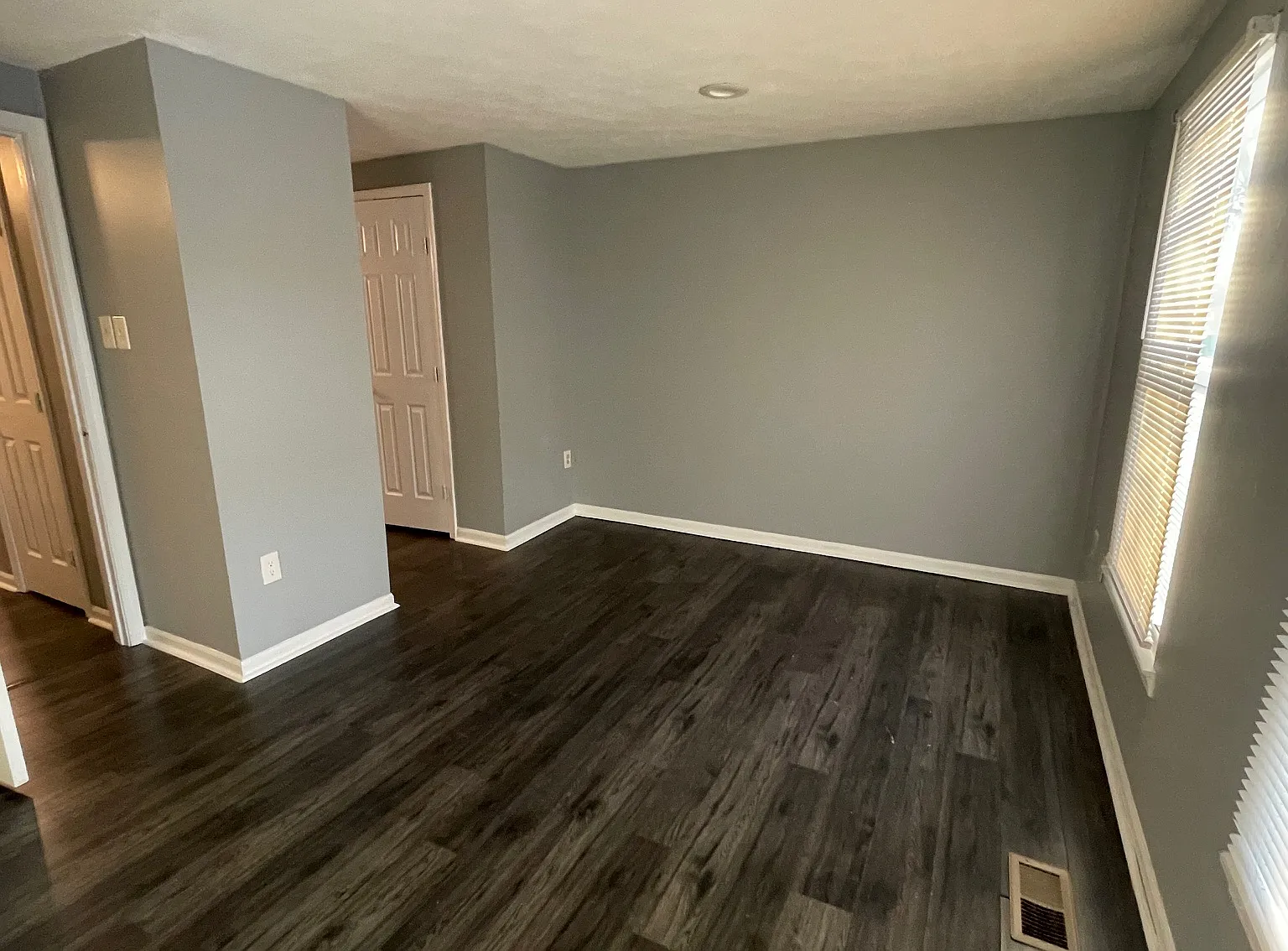 3 bed, 1290 sqft, $2,300 — Photo 1