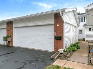 3875 Prairie Ln, Bettendorf, IA 52722