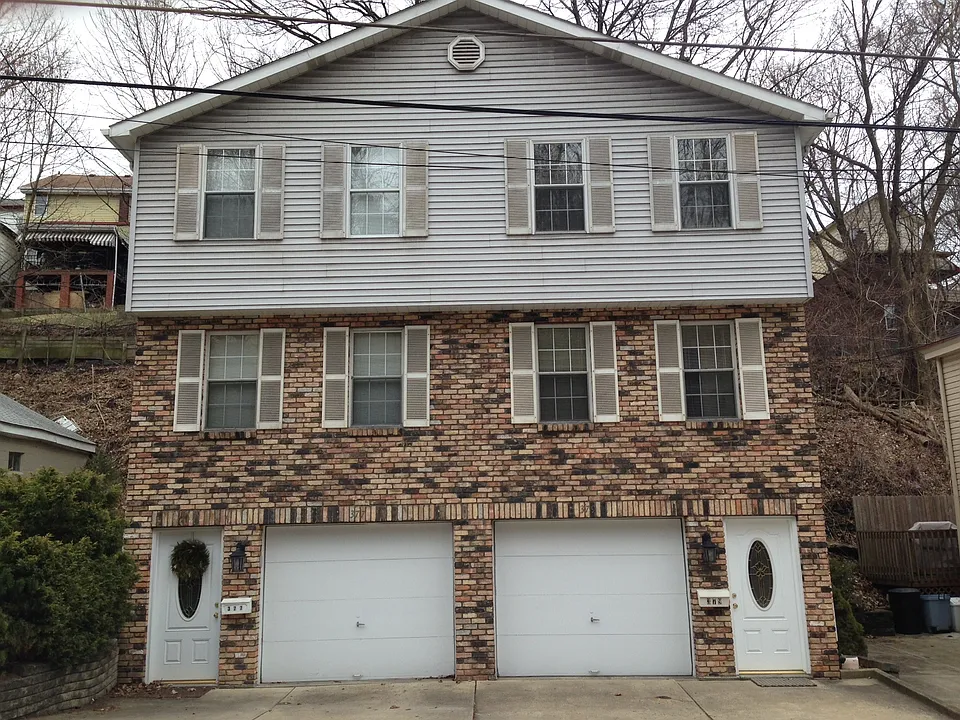 379 Woodruff St