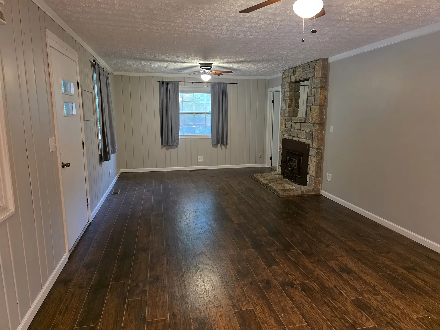 3 bed, 1478 sqft, $2,195 — Photo 2