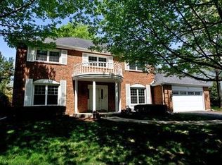 843 E Gartner Rd, Naperville, IL 60540