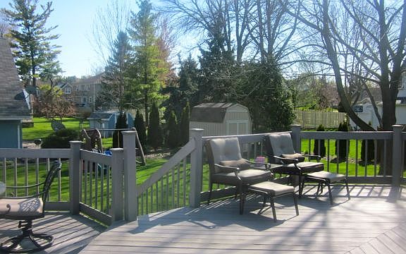 2-tiered deck