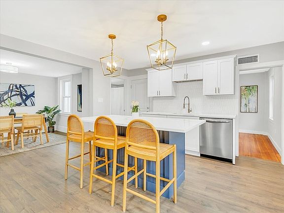 5th image of 42 School St #B