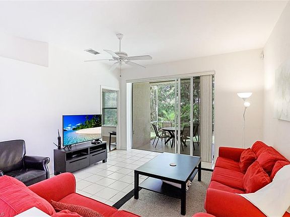 4th image of 7555 Meadow Lakes Dr APT 4