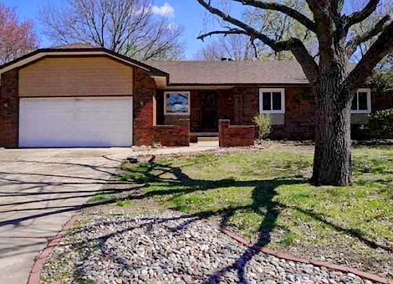 4 bed, 2426 sqft, $2,050 — Photo 1