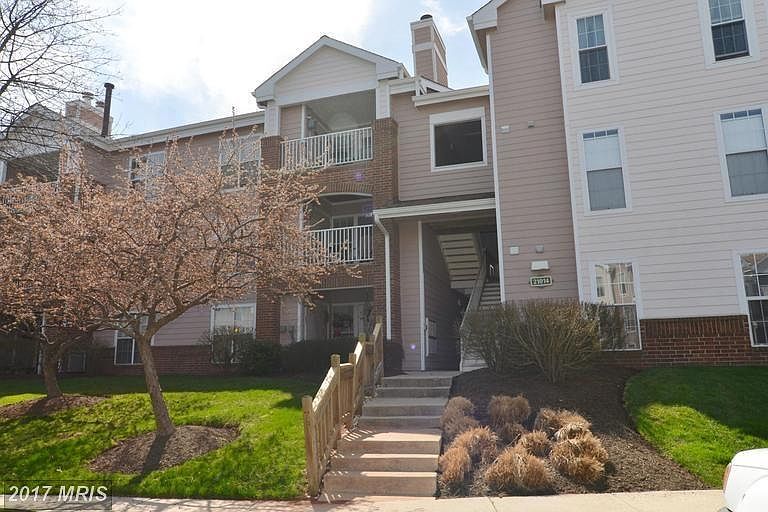 Main Entrance & Building Facade