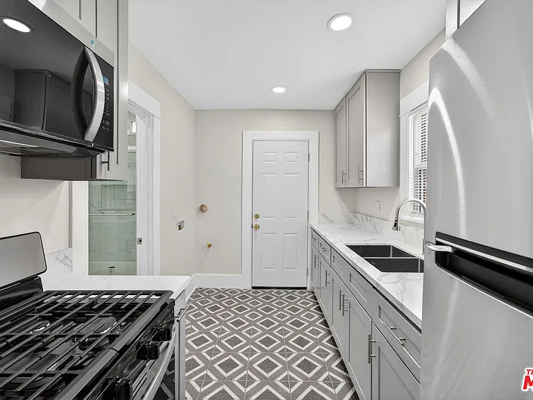 5008 S Wilton Pl — Photo 19
