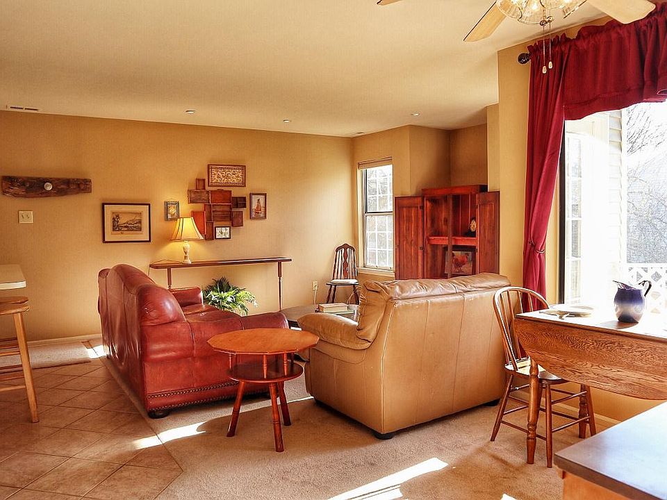 Living Room / Dining Room