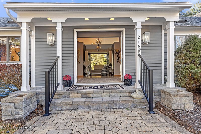 5th image of 216 Wormer Road