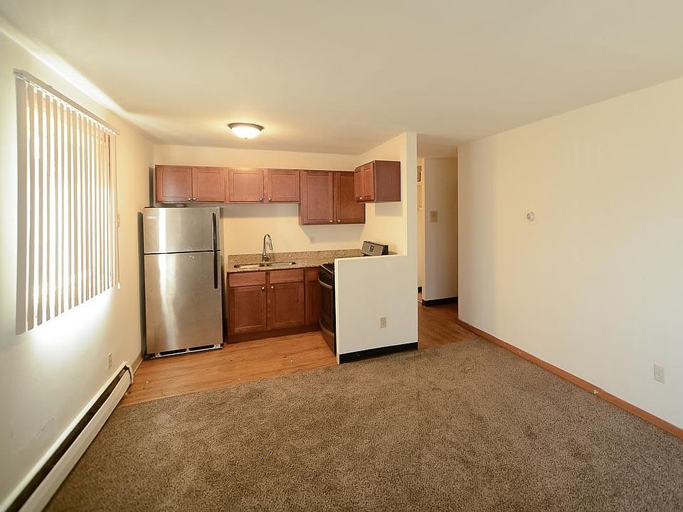 2nd image of 3226 Minnehaha Ave