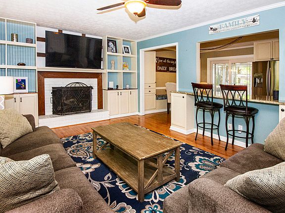 4th image of 10904 Dineen Dr