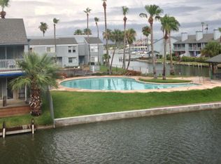 606 Lauderdale Dr, Rockport, TX 78382