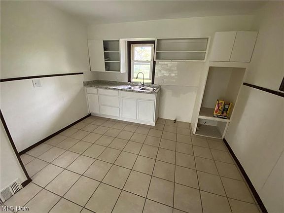 5th image of 2219 Cherry Hill Ave