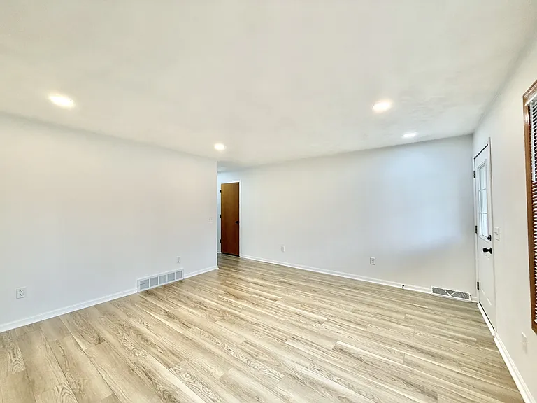 1124-1126 Brown Dr #1124 — Photo 7