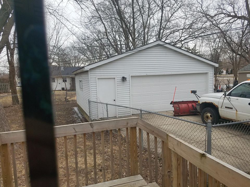 2nd image of 523 N Westlawn Ave