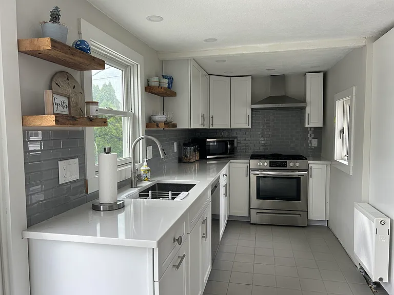 60 Plymouth St — Photo 4