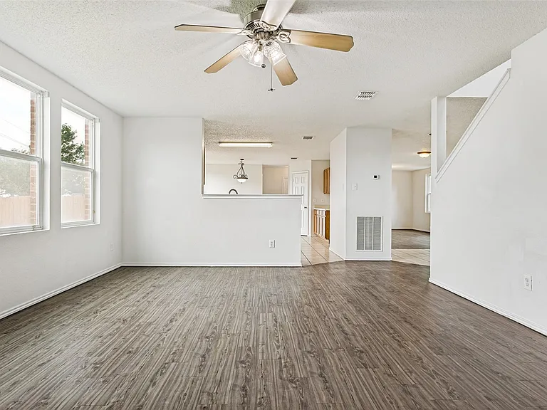 603 Cottondale Ln — Photo 5