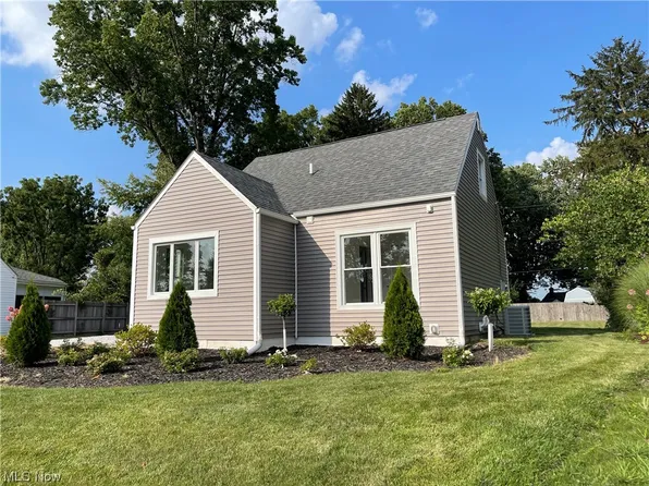1717 Thornapple Ave, Akron, OH 44301