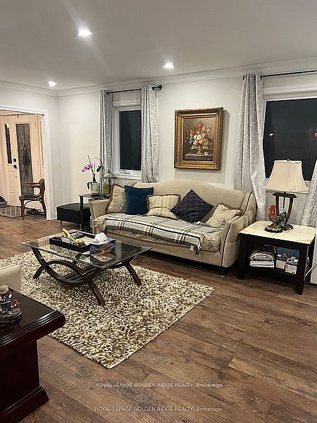 Aurora House for rent - 4 Bedrooms — photo 3