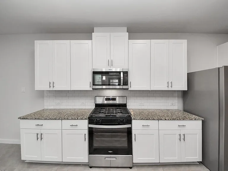 3830 Glossy Lake Dr — Photo 15