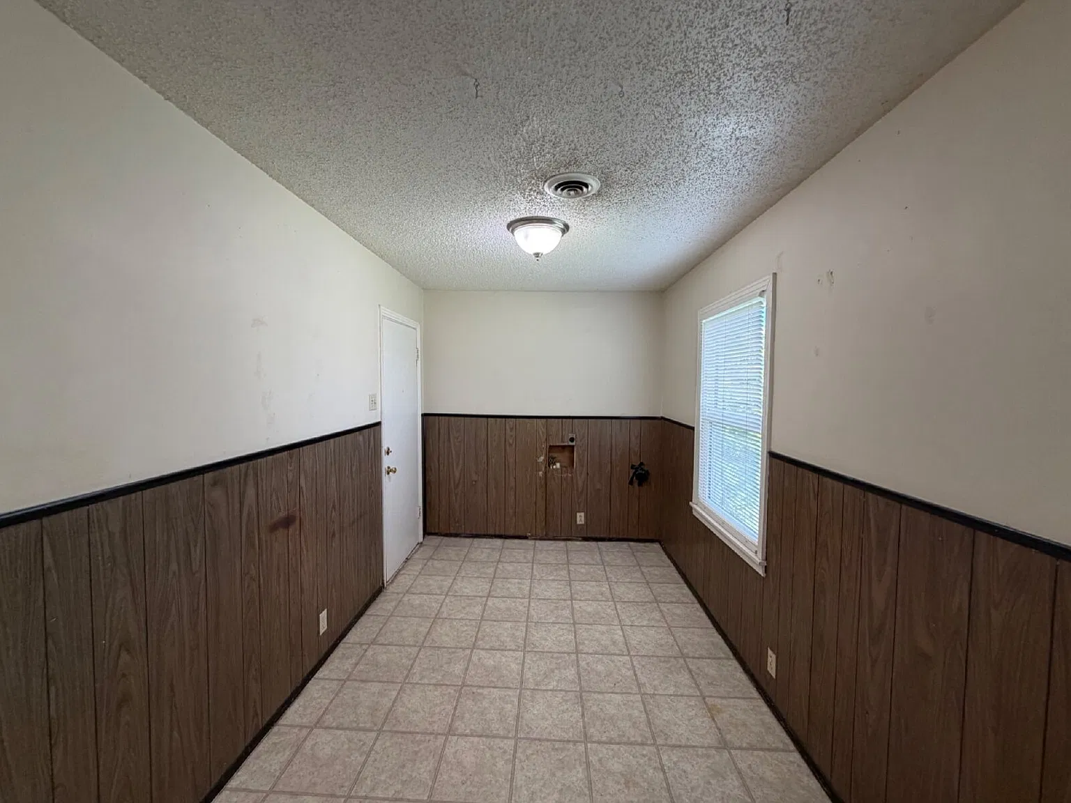 2 bed, 1.0 bath, 930 sqft, $900 — Photo 4