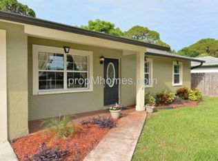 4072 Berkshire Dr, Sarasota, FL 34241