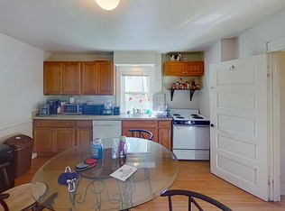 76 Chestnut St #1, Amherst, MA 01002