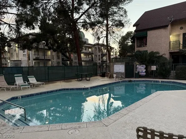 460 Elm Dr Unit 204, Paradise Town, NV 89169